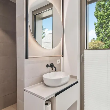 5 Bedroom Lovely In Tossens דירה